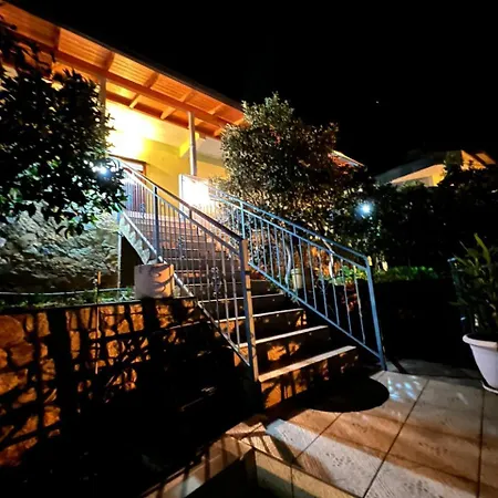 Marisi House 2 *